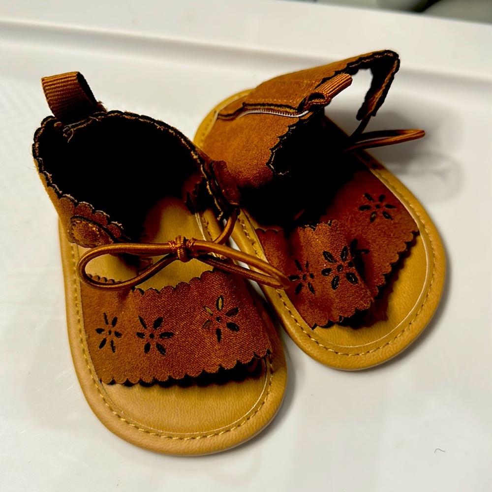old navy sandal